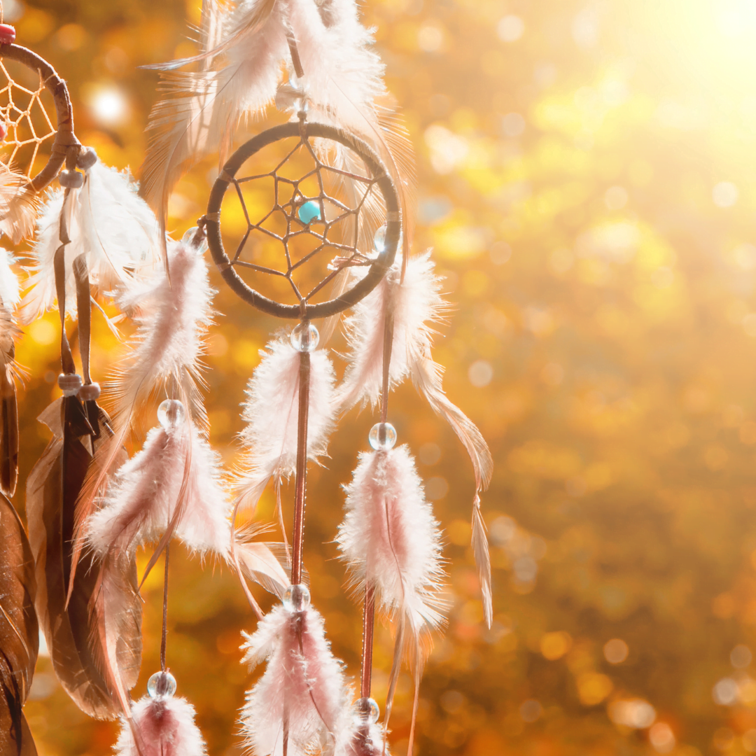 Traumfänger im Herbstwald